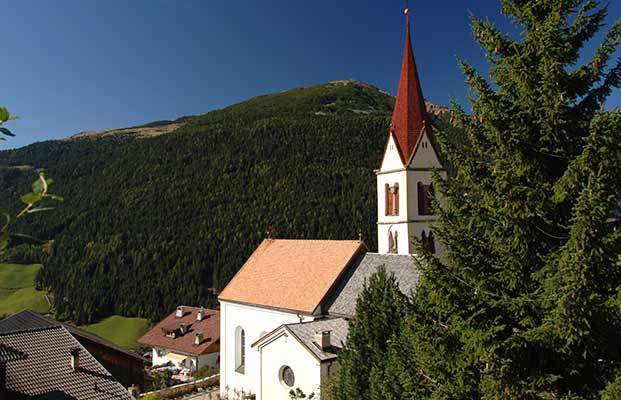 Sarntino e la sua chiesa