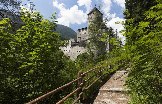 Vista su Castel Taufers