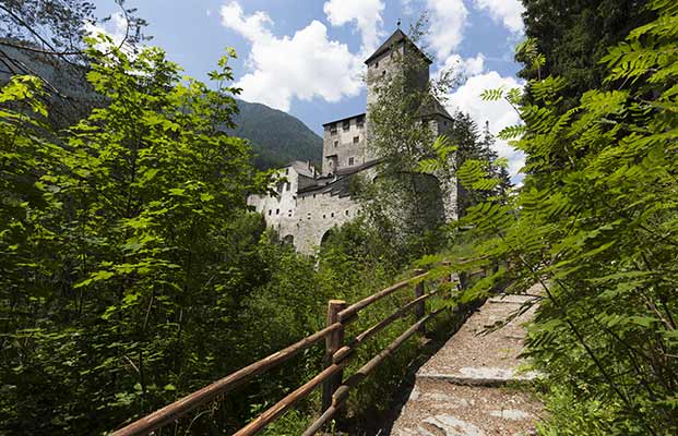 Vista su Castel Taufers